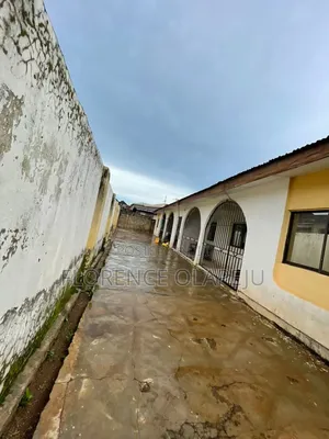 3bdrm Bungalow in Olosan, Alakia for sale