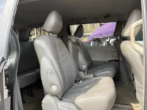 Toyota Sienna LE 8 Passenger 2012 Gray