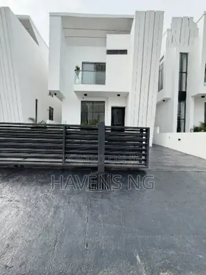 5bdrm Duplex in Chevron for sale