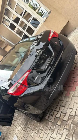 Toyota Corolla S 4dr Sedan (1.8L 4cyl CVT) 2016 Black