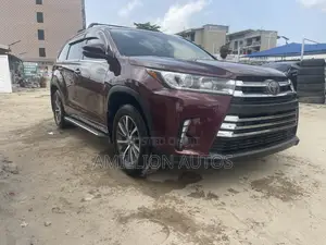 Toyota Highlander XLE 4x4 V6 (3.5L 6cyl 8A) 2018 Beige