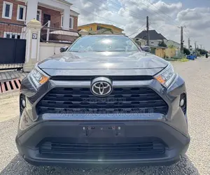Toyota RAV4 2021 Gray