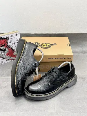 Dr Martens Zebra