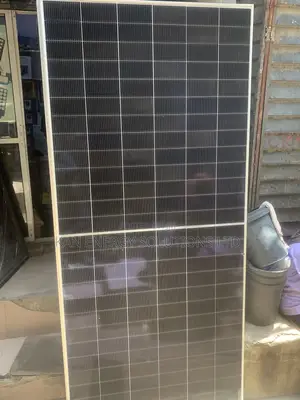 720w Solar World Panel