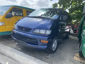 Mitsubishi Space Gear 2003 Blue