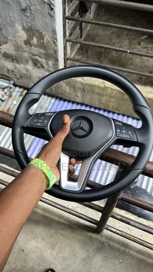 C300 2013/ E350 2013/ Glk350 Steering Wheel