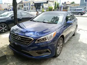 Hyundai Sonata Base Sedan FWD (2.4L 4cyl 6A) 2017 Blue