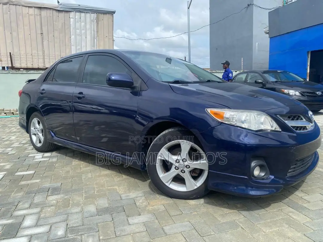 Toyota Corolla 2012 Blue