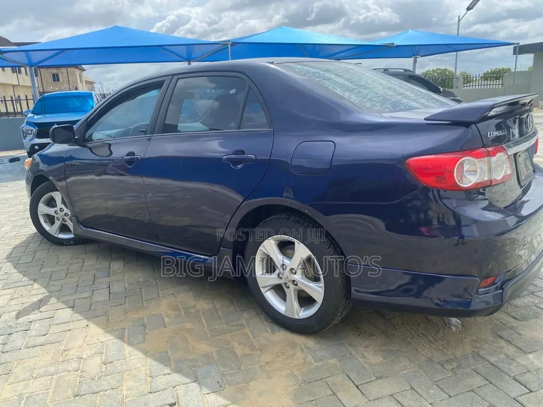 Toyota Corolla 2012 Blue