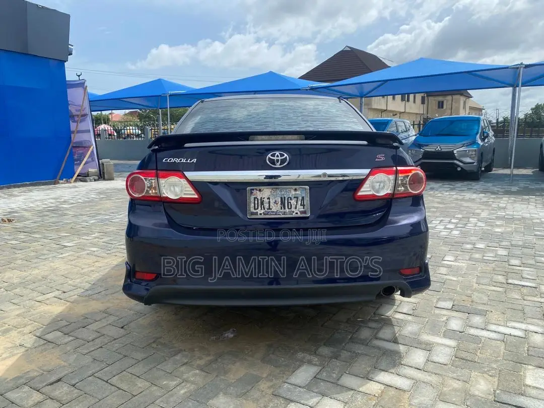 Toyota Corolla 2012 Blue