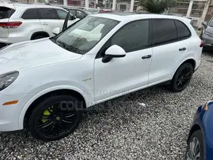 Porsche Cayenne 2017 White