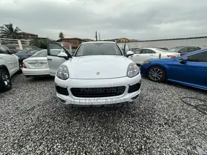 Porsche Cayenne 2017 White