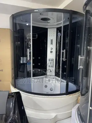 Executive England Shower Room With Jet, Complete Accessories