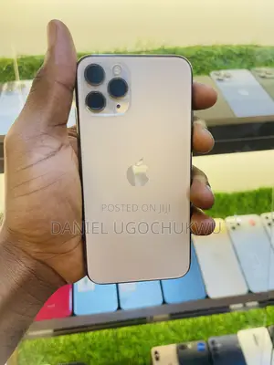 Apple iPhone 11 Pro Max 64 GB Gold