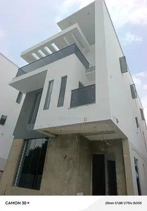 5bdrm Duplex in Adeniyi Jones for sale