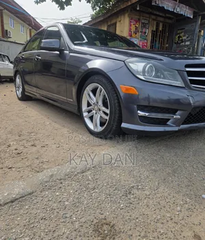 Mercedes-Benz C300 Sport 4Matic Sedan AWD (3.5L 6cyl 7A) 2014