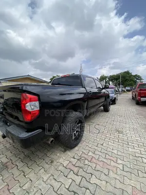 Toyota Tundra 2016 Black