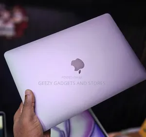 Laptop Apple MacBook Pro 2020 8GB Intel Core i5 SSD 512GB