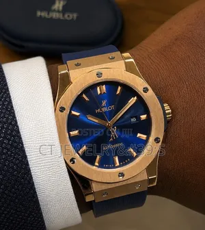 Hublot Classic Fusion a Blue Sunray Dial and a Matching Blue Rubber