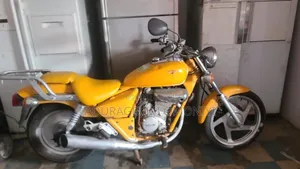 Daelim VL 125 Daystar 2000 Yellow