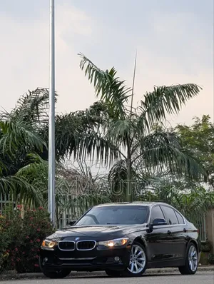 BMW 320i Sedan RWD 2015 Black