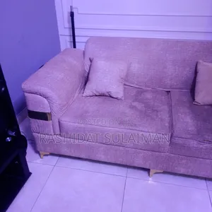 Comfy 3-Seater Couch – Excellent Condition!