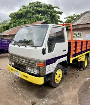 Toyota Dyna 200 Six Tyres 3rz Petrol Engine