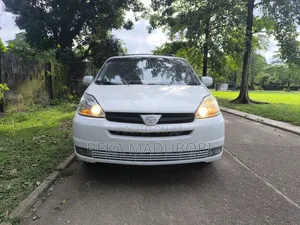 Toyota Sienna XLE 2005 White