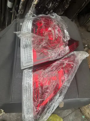 Complete Taillight for Toyota Venza 2010