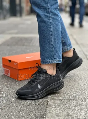 Nike Zoom Vomero Unisex Sneakers. Available in Black. Size 38 44