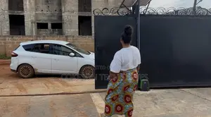 Executive Automatic Remote Sliding Gate Installation for Buildings