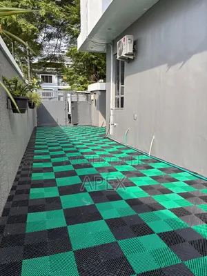 Modular Plastic Flooring Tiles