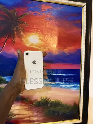 Apple iPhone XR 64 GB White
