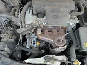 Toyota Camry XLE 4dr Sedan (2.5L 4cyl 6A) 2012 Gray