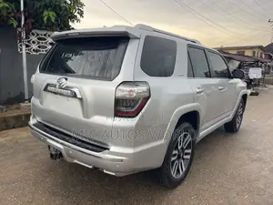 Toyota 4-Runner 2016 Silver
