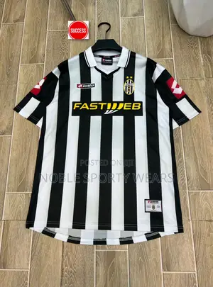 Juventus Highbury Retro Jersey