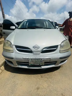 Nissan Almera Tino 2005 Silver