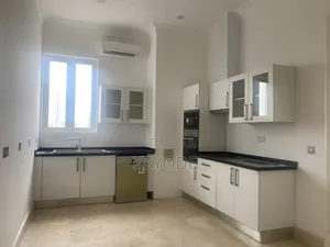 4bdrm Apartment in Kofo Abayomi for rent