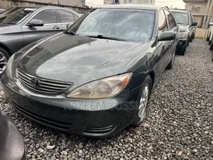 Toyota Camry LE 4dr Sedan (2.4L 4cyl 5M) 2003 Green