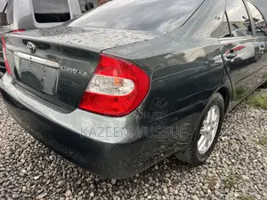 Toyota Camry LE 4dr Sedan (2.4L 4cyl 5M) 2003 Green