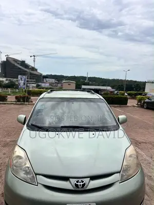Toyota Sienna 2008 Green