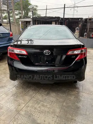 Toyota Camry SE 4dr Sedan (2.5L 4cyl 6A) 2012 Black