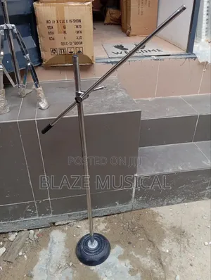 Ahuja Around Base Microphone Stand