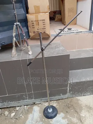 Ahuja Around Base Microphone Stand