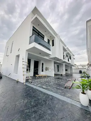 3bdrm Duplex in Ikota for sale