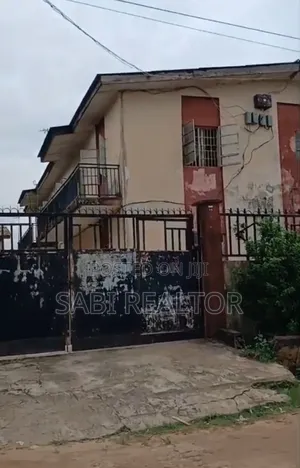 3bdrm Block of Flats in Akowonjo for sale