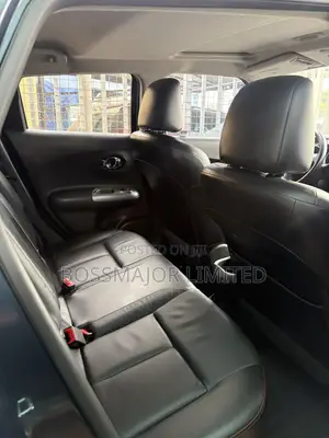Nissan Juke SV 4dr Hatchback (1.6L 4cyl Turbo CVT) 2014 Blue