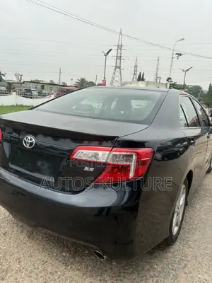 Toyota Camry SE 4dr Sedan (2.5L 4cyl 6A) 2013 Silver