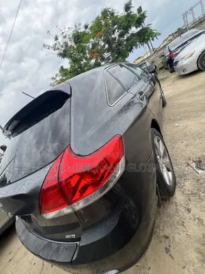 Toyota Venza AWD 2011 Gray