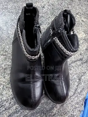Women's Black Side-Zipper Winter Boots - Clean Sole